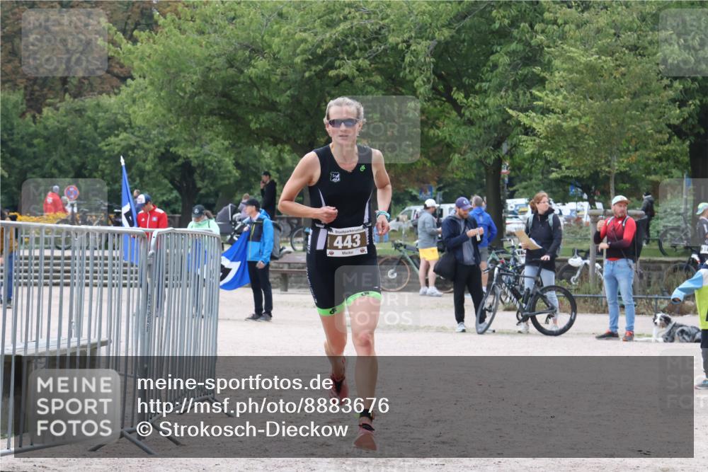 14.09.2025 - Stadtparktriathlon Strokosch-Dieckow http://msf.ph/oto/8883676 14.09.2025 10:16:22 Ziel 443 meine-sportfotos.de