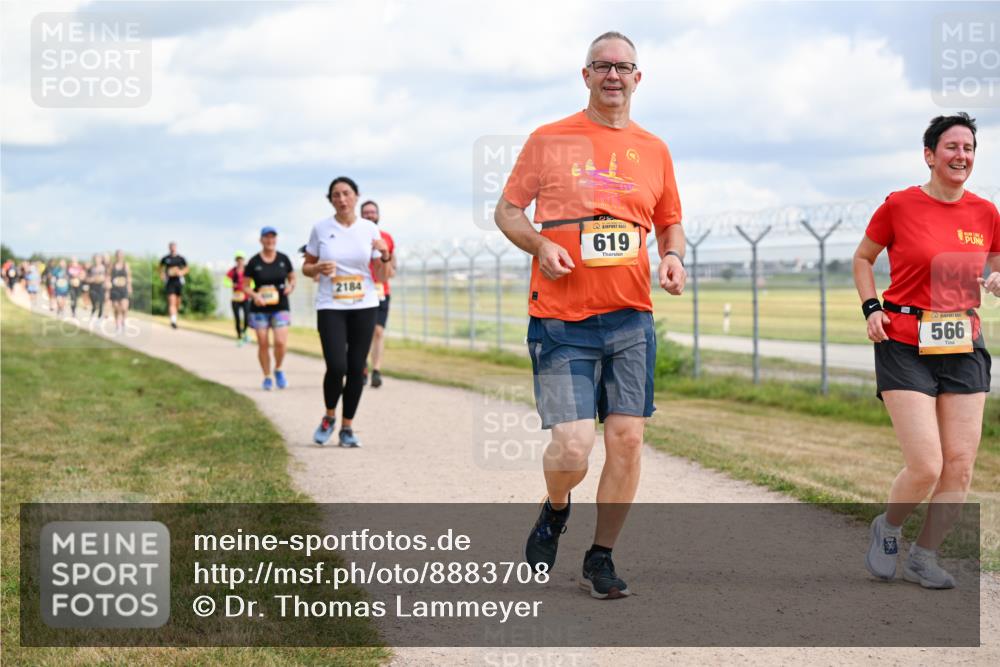 14.09.2025 - Airport Race Dr. Thomas Lammeyer http://msf.ph/oto/8883708 14.09.2025 12:37:54 Laufen 2184, 619, 566 meine-sportfotos.de