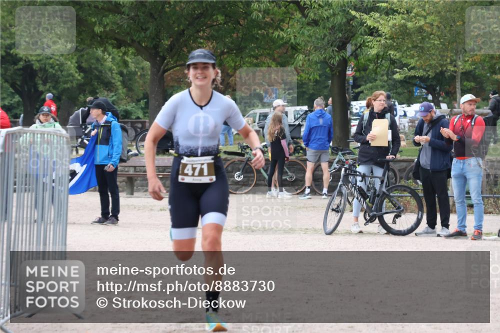 14.09.2025 - Stadtparktriathlon Strokosch-Dieckow http://msf.ph/oto/8883730 14.09.2025 10:16:56 Ziel 421, 453, 471 meine-sportfotos.de