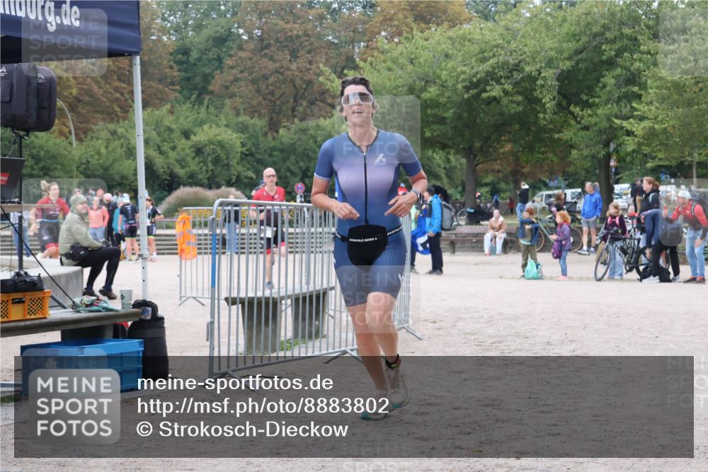 14.09.2025 - Stadtparktriathlon Strokosch-Dieckow http://msf.ph/oto/8883802 14.09.2025 10:18:28 Ziel 395, 464, 482 meine-sportfotos.de