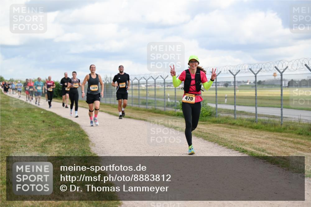 14.09.2025 - Airport Race Dr. Thomas Lammeyer http://msf.ph/oto/8883812 14.09.2025 12:38:04 Laufen 1064, 1004, 470 meine-sportfotos.de