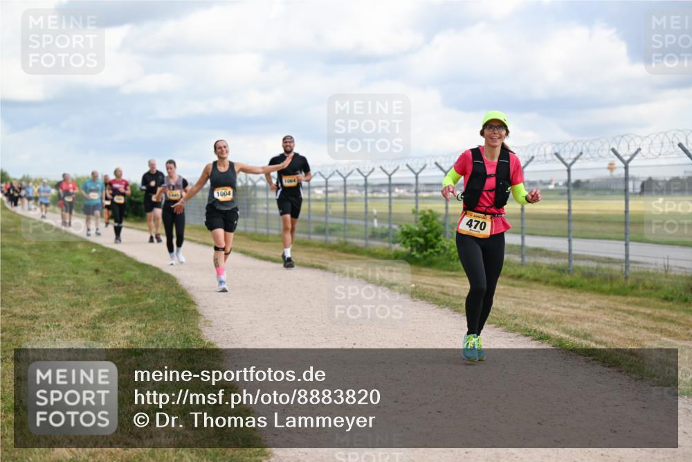 14.09.2025 - Airport Race Dr. Thomas Lammeyer http://msf.ph/oto/8883820 14.09.2025 12:38:04 Laufen 1004, 1064, 470 meine-sportfotos.de