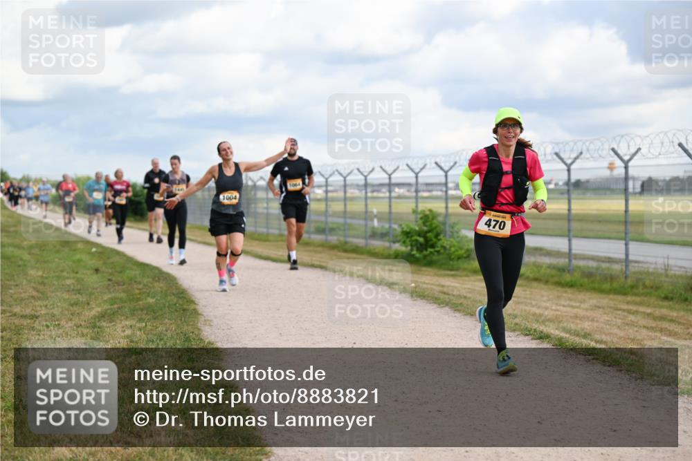 14.09.2025 - Airport Race Dr. Thomas Lammeyer http://msf.ph/oto/8883821 14.09.2025 12:38:05 Laufen 1004, 1064, 470 meine-sportfotos.de