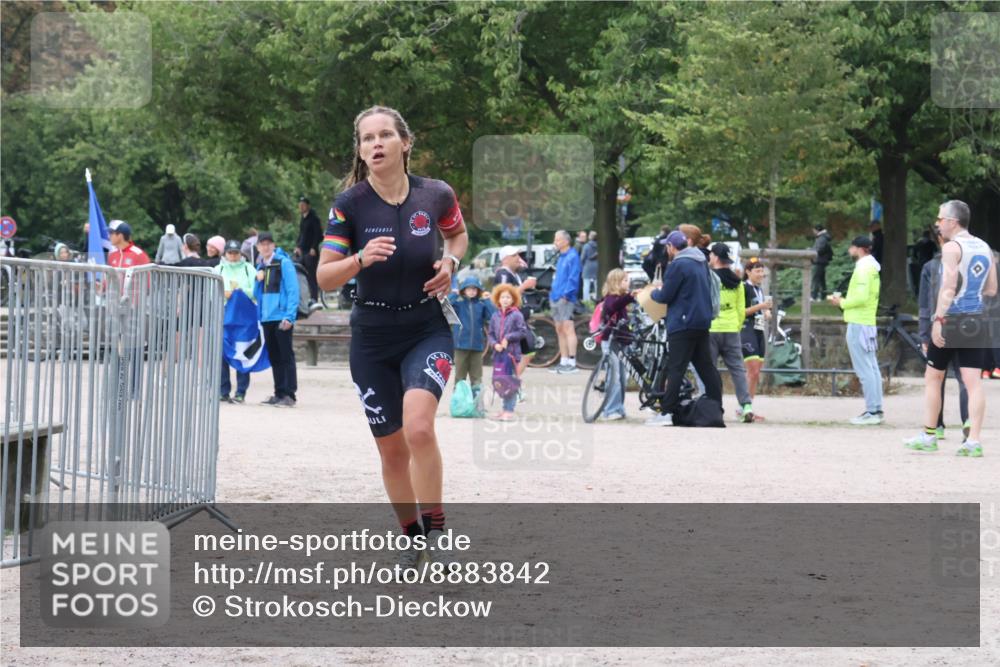 14.09.2025 - Stadtparktriathlon Strokosch-Dieckow http://msf.ph/oto/8883842 14.09.2025 10:18:59 Ziel 454 meine-sportfotos.de