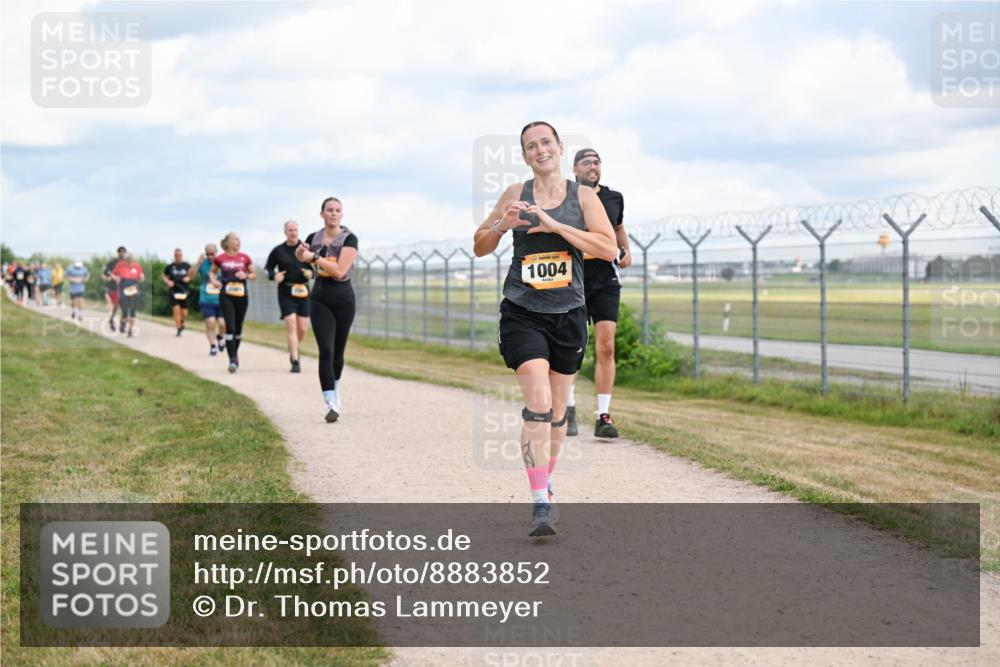 14.09.2025 - Airport Race Dr. Thomas Lammeyer http://msf.ph/oto/8883852 14.09.2025 12:38:07 Laufen 1004 meine-sportfotos.de