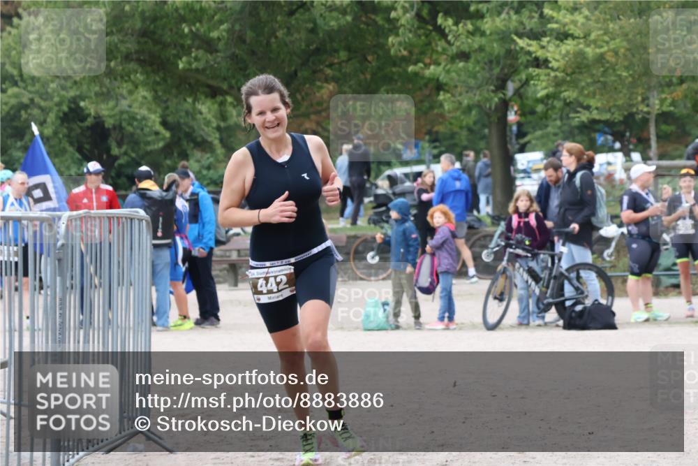 14.09.2025 - Stadtparktriathlon Strokosch-Dieckow http://msf.ph/oto/8883886 14.09.2025 10:20:06 Ziel 442, 469 meine-sportfotos.de