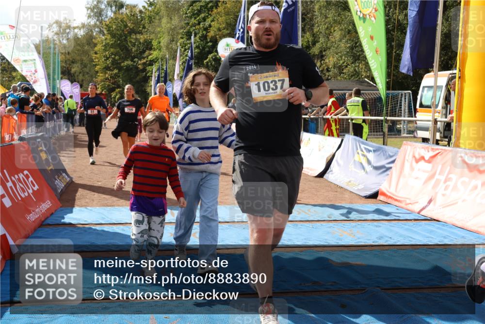 14.09.2025 - Airport Race Strokosch-Dieckow http://msf.ph/oto/8883890 14.09.2025 12:47:12 Ziel 37, 51, 695, 766, 1037, 1081, 1206, 1273, 1577, 1852, 4223 meine-sportfotos.de