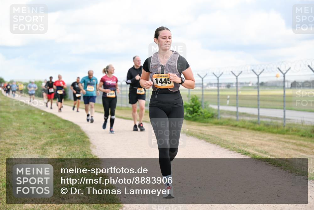 14.09.2025 - Airport Race Dr. Thomas Lammeyer http://msf.ph/oto/8883906 14.09.2025 12:38:11 Laufen 20, 1445 meine-sportfotos.de