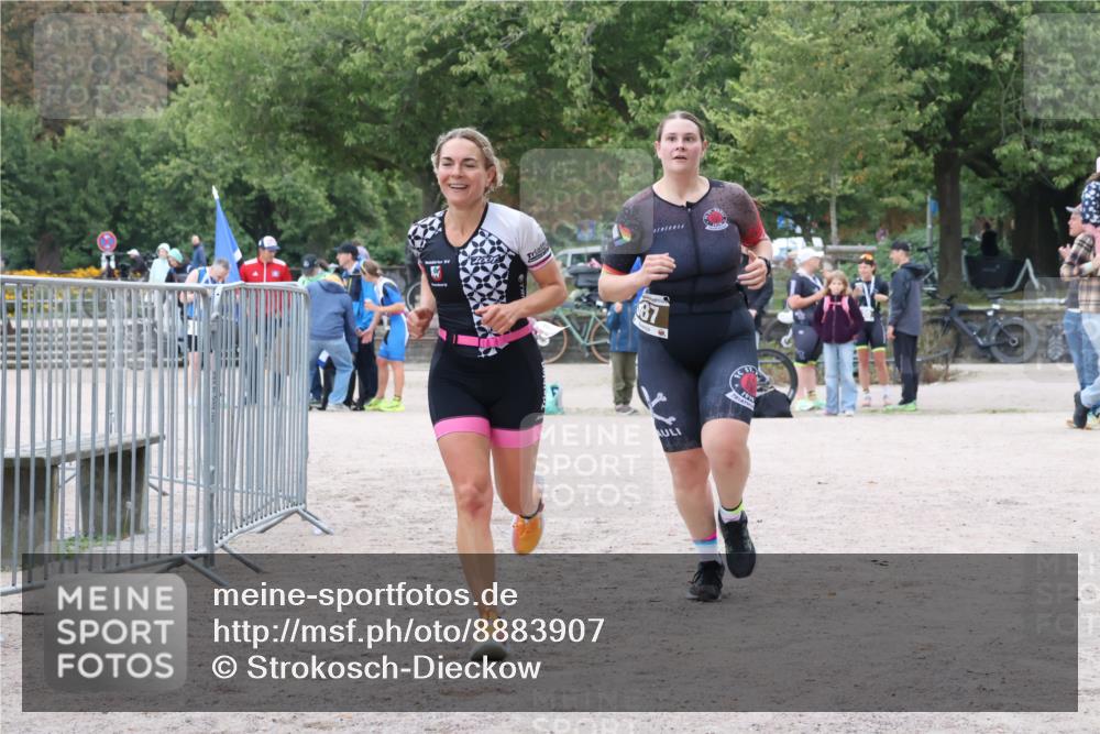 14.09.2025 - Stadtparktriathlon Strokosch-Dieckow http://msf.ph/oto/8883907 14.09.2025 10:20:49 Ziel 387, 439, 455 meine-sportfotos.de