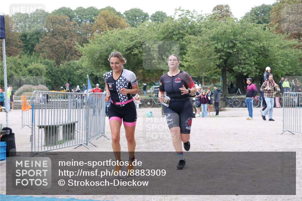 14.09.2025 - Stadtparktriathlon Strokosch-Dieckow http://msf.ph/oto/8883909 14.09.2025 10:20:50 Ziel 387, 439, 455 meine-sportfotos.de