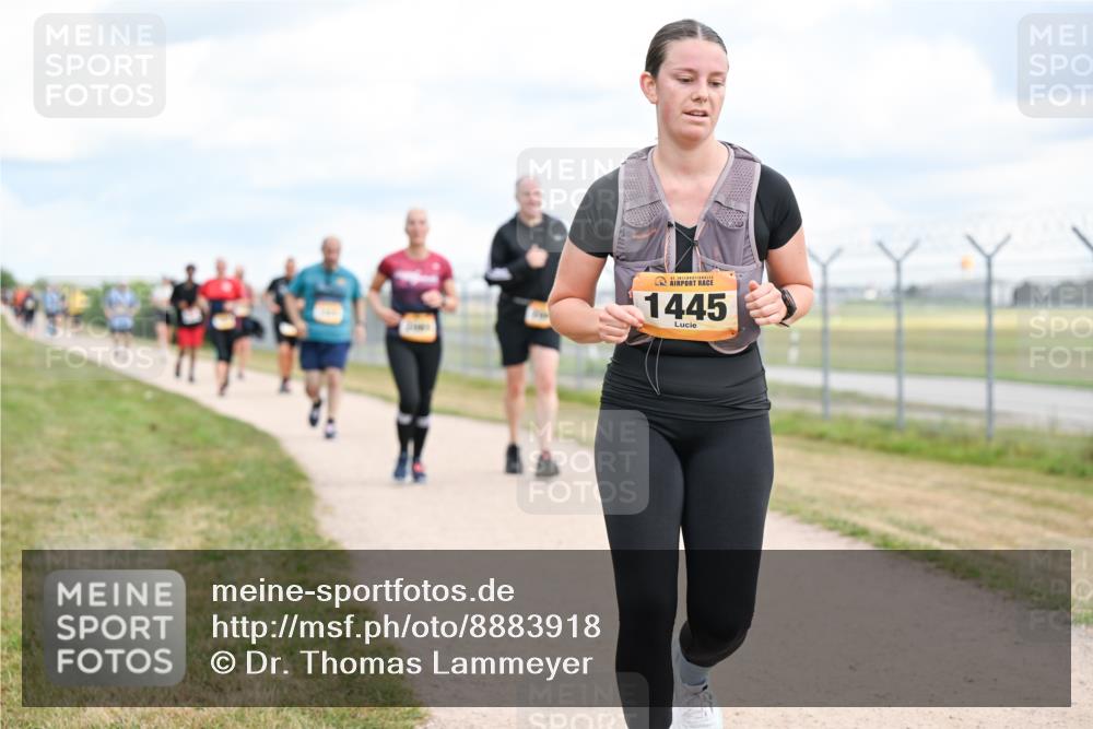 14.09.2025 - Airport Race Dr. Thomas Lammeyer http://msf.ph/oto/8883918 14.09.2025 12:38:12 Laufen 42, 1445 meine-sportfotos.de