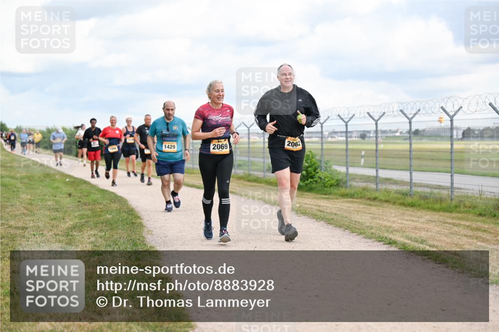 14.09.2025 - Airport Race Dr. Thomas Lammeyer http://msf.ph/oto/8883928 14.09.2025 12:38:13 Laufen 1294, 1429, 2069, 2062 meine-sportfotos.de