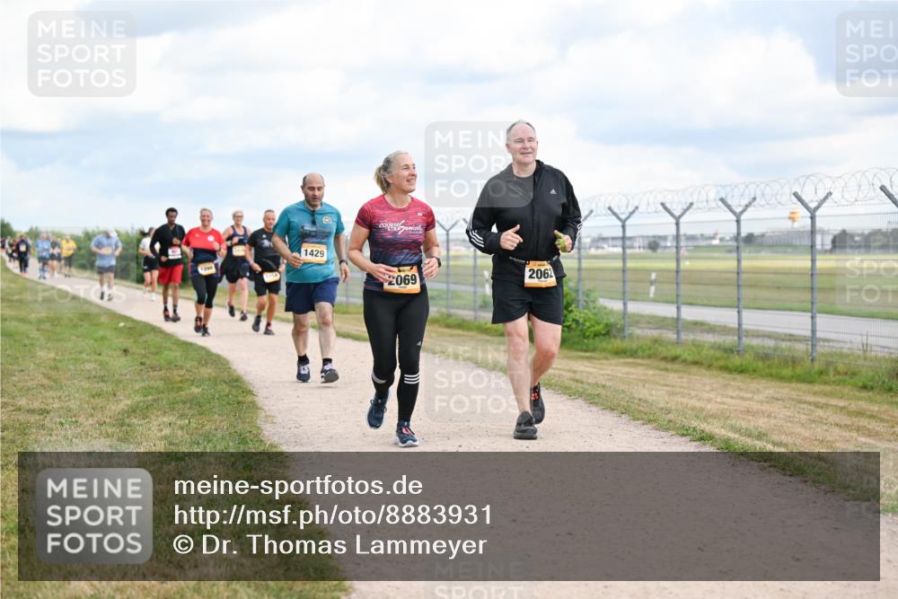 14.09.2025 - Airport Race Dr. Thomas Lammeyer http://msf.ph/oto/8883931 14.09.2025 12:38:13 Laufen 1429, 2069, 2062 meine-sportfotos.de