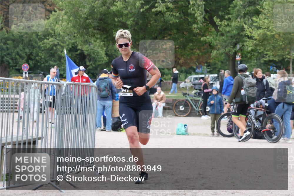 14.09.2025 - Stadtparktriathlon Strokosch-Dieckow http://msf.ph/oto/8883949 14.09.2025 10:21:20 Ziel 447 meine-sportfotos.de