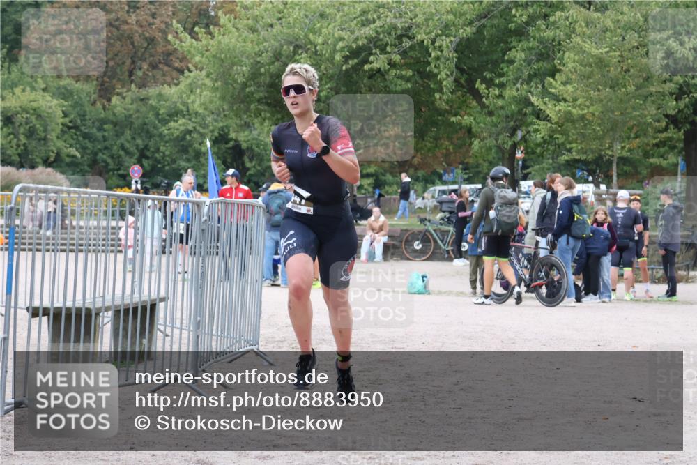 14.09.2025 - Stadtparktriathlon Strokosch-Dieckow http://msf.ph/oto/8883950 14.09.2025 10:21:20 Ziel 447 meine-sportfotos.de