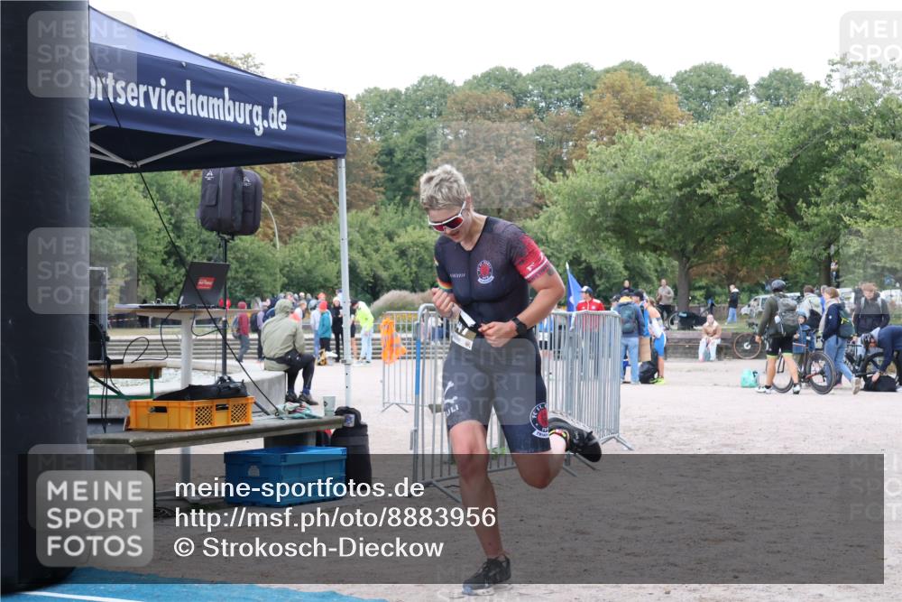 14.09.2025 - Stadtparktriathlon Strokosch-Dieckow http://msf.ph/oto/8883956 14.09.2025 10:21:21 Ziel 447 meine-sportfotos.de