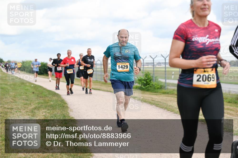 14.09.2025 - Airport Race Dr. Thomas Lammeyer http://msf.ph/oto/8883966 14.09.2025 12:38:16 Laufen 1154, 1429, 2069 meine-sportfotos.de