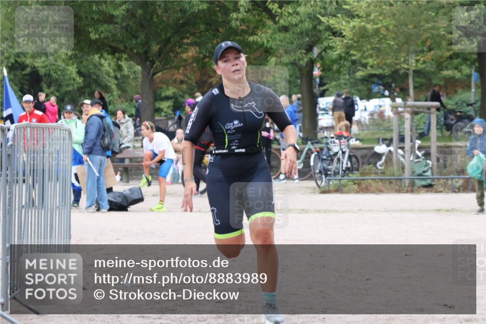 14.09.2025 - Stadtparktriathlon Strokosch-Dieckow http://msf.ph/oto/8883989 14.09.2025 10:21:56 Ziel 472, 477, 483, 495 meine-sportfotos.de