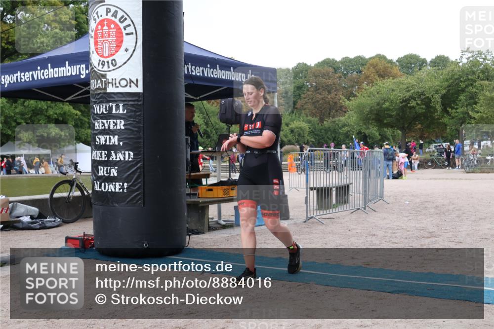 14.09.2025 - Stadtparktriathlon Strokosch-Dieckow http://msf.ph/oto/8884016 14.09.2025 10:22:02 Ziel 483, 495 meine-sportfotos.de