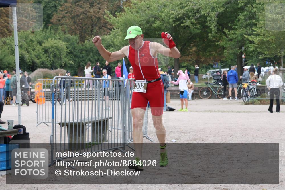 14.09.2025 - Stadtparktriathlon Strokosch-Dieckow http://msf.ph/oto/8884026 14.09.2025 10:22:12 Ziel 302 meine-sportfotos.de