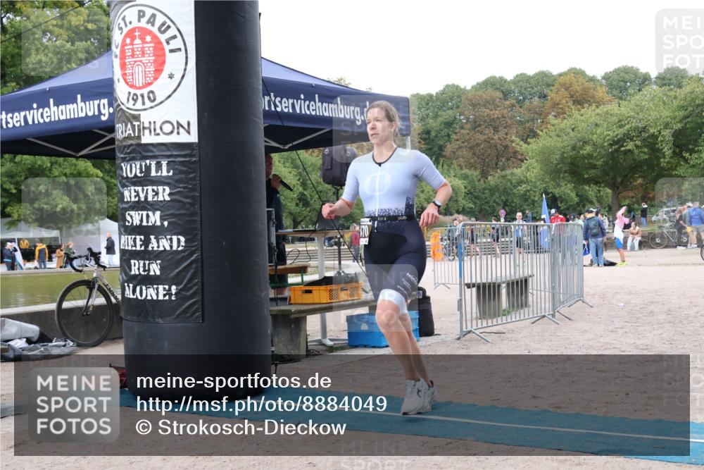 14.09.2025 - Stadtparktriathlon Strokosch-Dieckow http://msf.ph/oto/8884049 14.09.2025 10:22:28 Ziel  meine-sportfotos.de