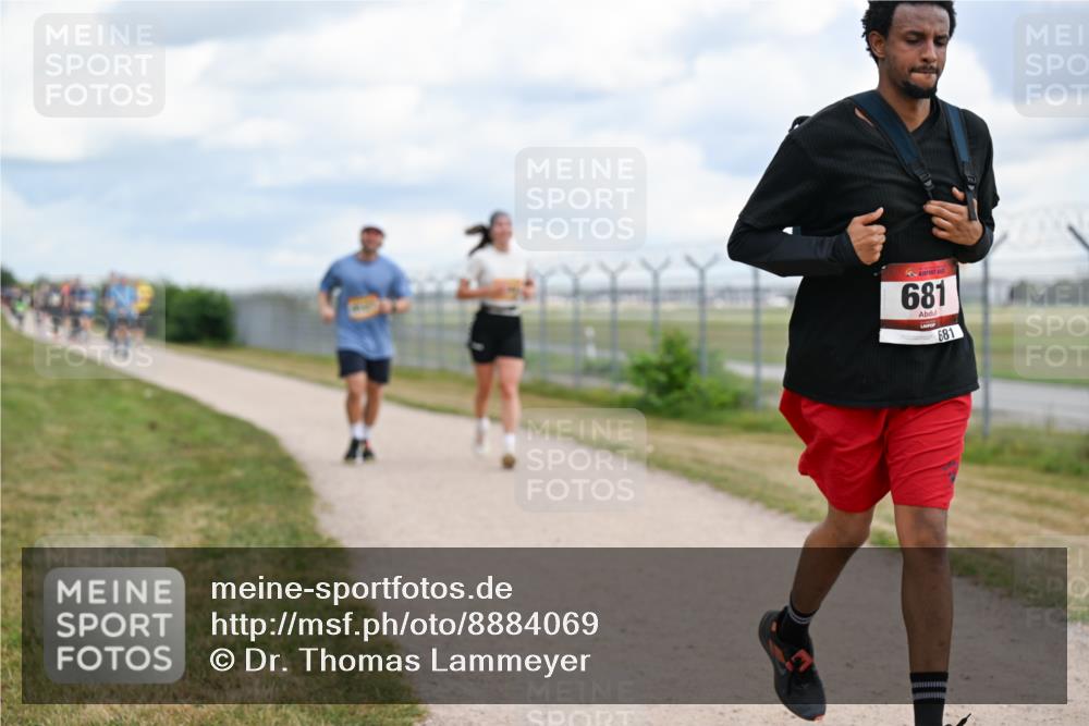 14.09.2025 - Airport Race Dr. Thomas Lammeyer http://msf.ph/oto/8884069 14.09.2025 12:38:23 Laufen 681, 681 meine-sportfotos.de