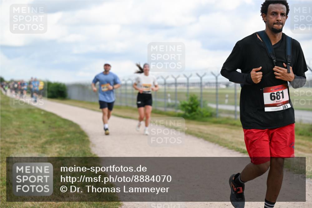 14.09.2025 - Airport Race Dr. Thomas Lammeyer http://msf.ph/oto/8884070 14.09.2025 12:38:24 Laufen 681, 681 meine-sportfotos.de