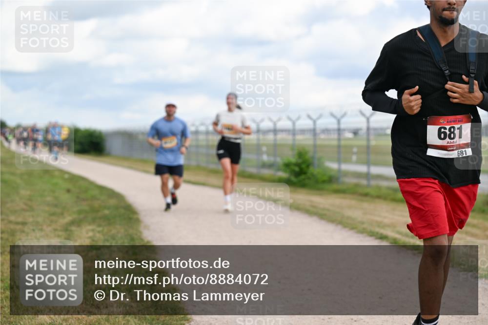 14.09.2025 - Airport Race Dr. Thomas Lammeyer http://msf.ph/oto/8884072 14.09.2025 12:38:24 Laufen 681, 681 meine-sportfotos.de