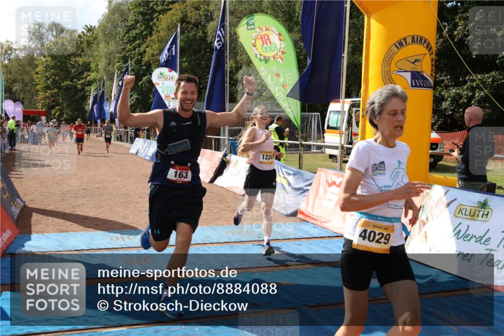 14.09.2025 - Airport Race Strokosch-Dieckow http://msf.ph/oto/8884088 14.09.2025 12:47:25 Ziel 163, 580, 1041, 1092, 1224, 1333, 1874, 1925, 4029, 4119, 4123 meine-sportfotos.de