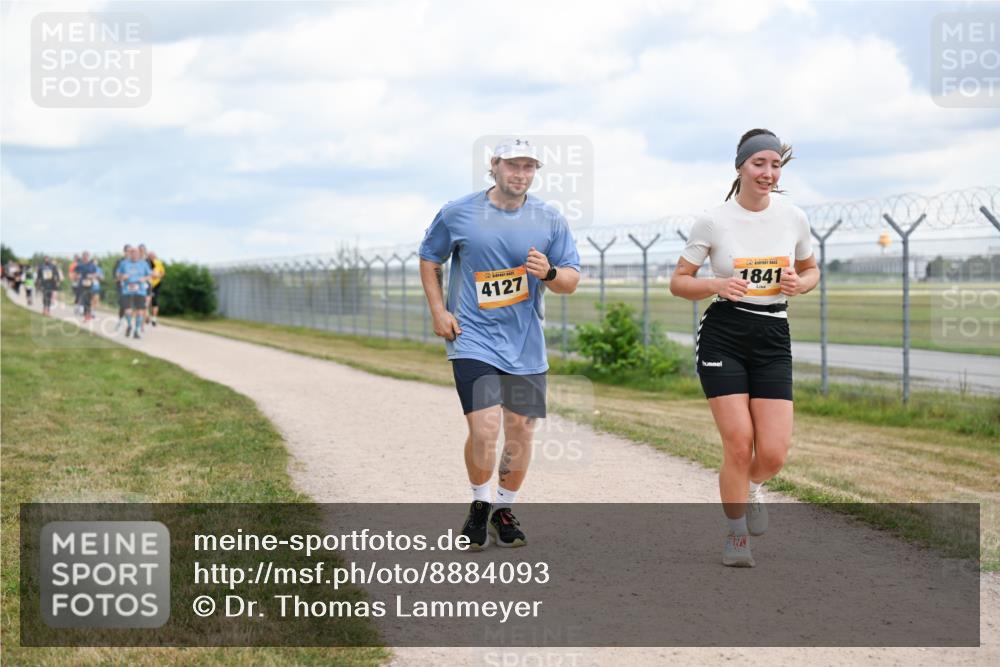 14.09.2025 - Airport Race Dr. Thomas Lammeyer http://msf.ph/oto/8884093 14.09.2025 12:38:26 Laufen 4127, 1841 meine-sportfotos.de