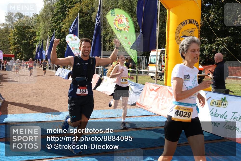 14.09.2025 - Airport Race Strokosch-Dieckow http://msf.ph/oto/8884095 14.09.2025 12:47:25 Ziel 163, 580, 1041, 1092, 1224, 1333, 1874, 1925, 4029, 4119, 4123 meine-sportfotos.de