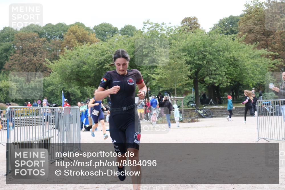 14.09.2025 - Stadtparktriathlon Strokosch-Dieckow http://msf.ph/oto/8884096 14.09.2025 10:25:00 Ziel 448, 459 meine-sportfotos.de