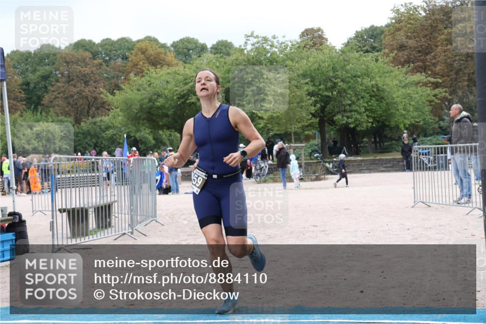14.09.2025 - Stadtparktriathlon Strokosch-Dieckow http://msf.ph/oto/8884110 14.09.2025 10:25:04 Ziel 448, 459 meine-sportfotos.de