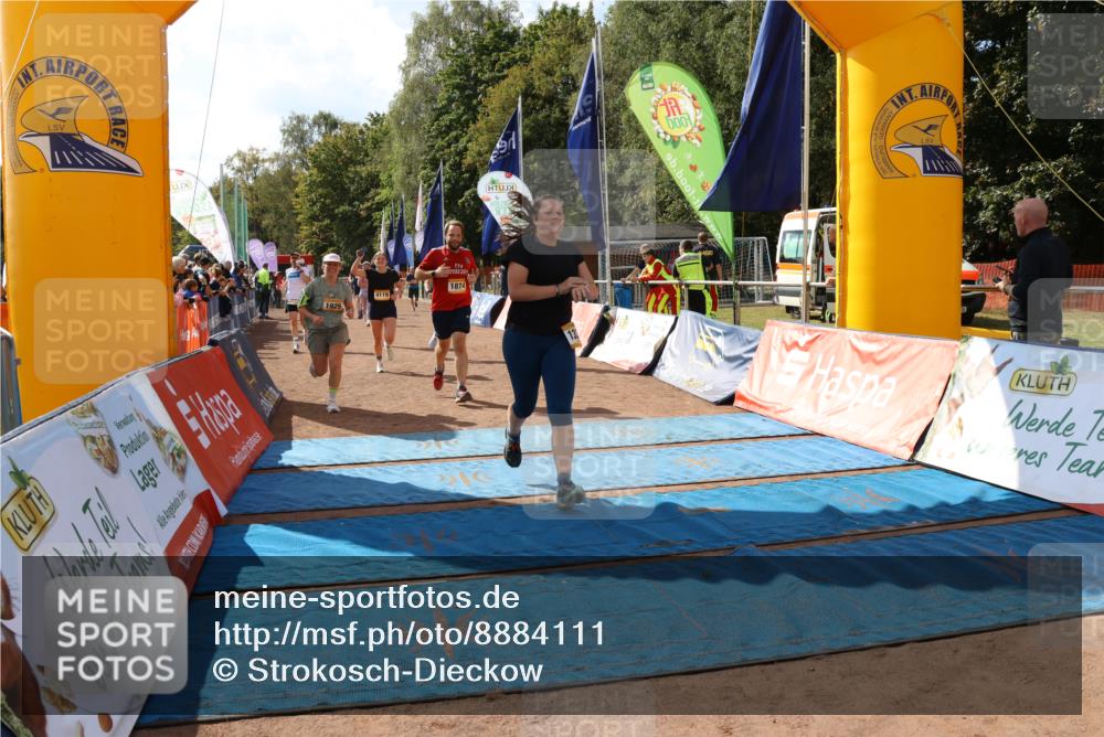 14.09.2025 - Airport Race Strokosch-Dieckow http://msf.ph/oto/8884111 14.09.2025 12:47:31 Ziel 801, 1041, 1092, 1131, 1182, 1333, 1777, 1874, 1925, 4119, 4123 meine-sportfotos.de