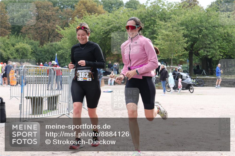 14.09.2025 - Stadtparktriathlon Strokosch-Dieckow http://msf.ph/oto/8884126 14.09.2025 10:25:30 Ziel 382, 423 meine-sportfotos.de