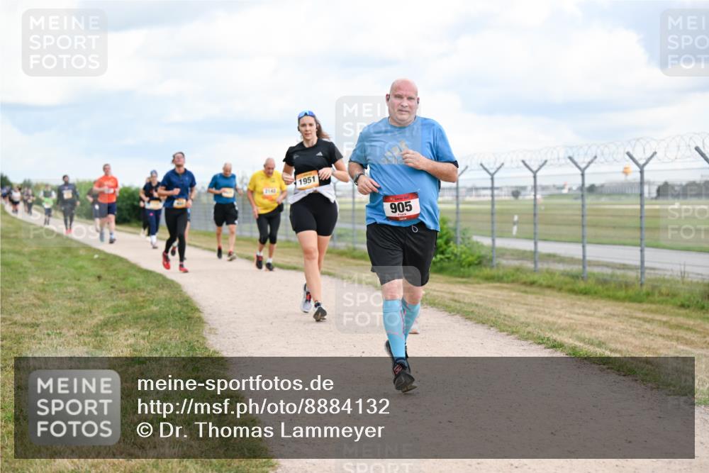 14.09.2025 - Airport Race Dr. Thomas Lammeyer http://msf.ph/oto/8884132 14.09.2025 12:38:38 Laufen 1951, 905 meine-sportfotos.de