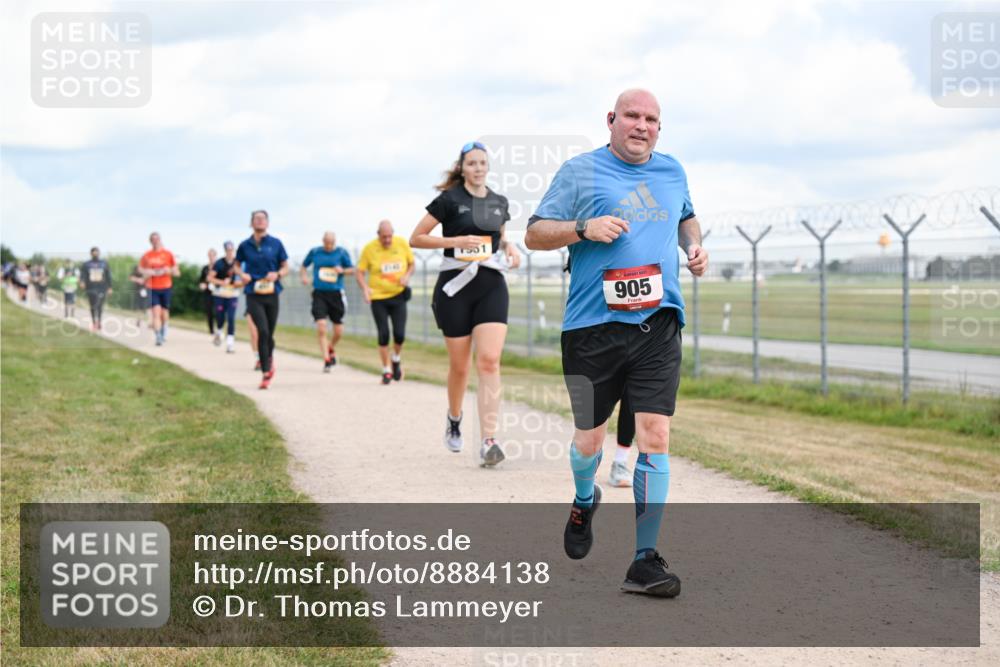 14.09.2025 - Airport Race Dr. Thomas Lammeyer http://msf.ph/oto/8884138 14.09.2025 12:38:39 Laufen 905 meine-sportfotos.de