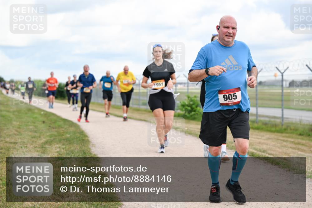 14.09.2025 - Airport Race Dr. Thomas Lammeyer http://msf.ph/oto/8884146 14.09.2025 12:38:39 Laufen 1951, 4, 905 meine-sportfotos.de