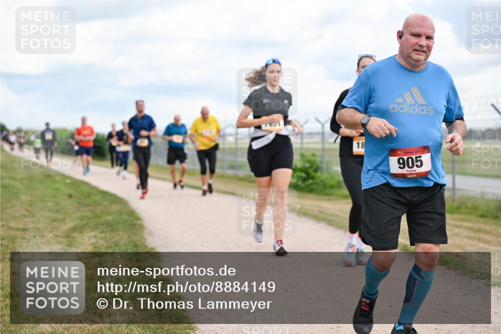 14.09.2025 - Airport Race Dr. Thomas Lammeyer http://msf.ph/oto/8884149 14.09.2025 12:38:39 Laufen 18, 905 meine-sportfotos.de