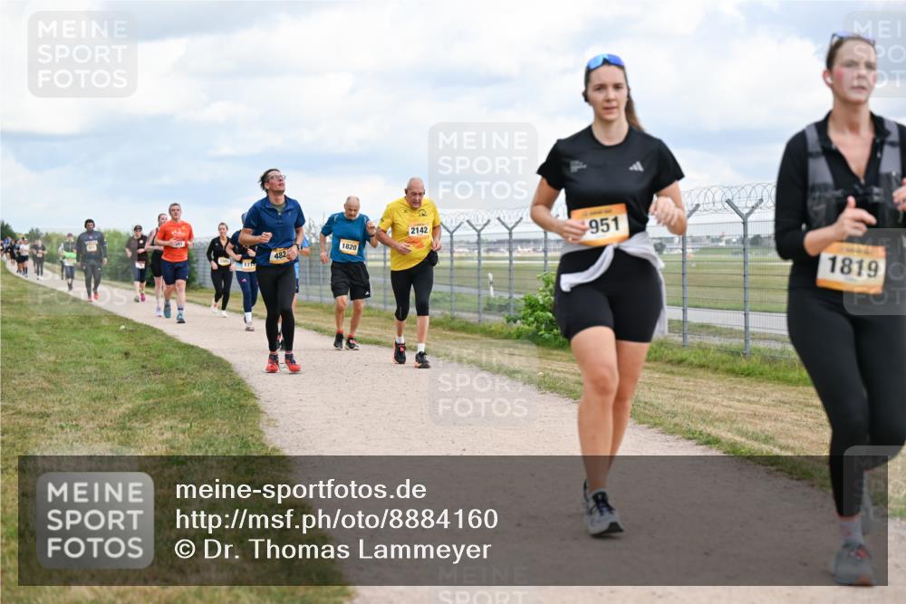 14.09.2025 - Airport Race Dr. Thomas Lammeyer http://msf.ph/oto/8884160 14.09.2025 12:38:40 Laufen 391, 1820, 482, 171, 2142, 951, 1819 meine-sportfotos.de