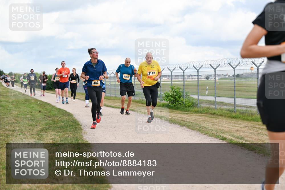 14.09.2025 - Airport Race Dr. Thomas Lammeyer http://msf.ph/oto/8884183 14.09.2025 12:38:42 Laufen 4039, 691, 482, 1820, 2142 meine-sportfotos.de