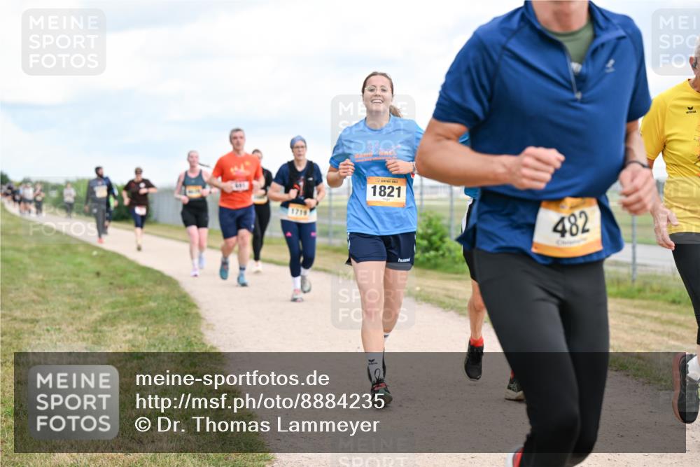 14.09.2025 - Airport Race Dr. Thomas Lammeyer http://msf.ph/oto/8884235 14.09.2025 12:38:46 Laufen 1719, 1821, 482 meine-sportfotos.de