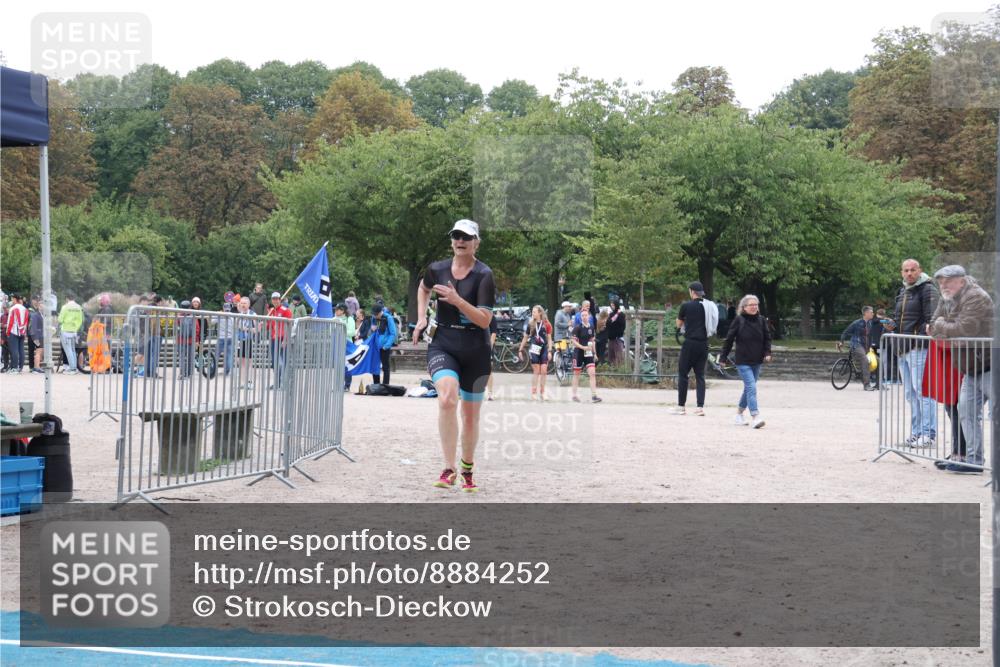 14.09.2025 - Stadtparktriathlon Strokosch-Dieckow http://msf.ph/oto/8884252 14.09.2025 10:28:17 Ziel 504 meine-sportfotos.de