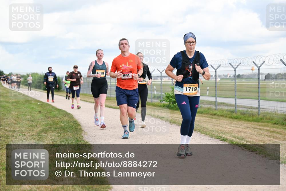 14.09.2025 - Airport Race Dr. Thomas Lammeyer http://msf.ph/oto/8884272 14.09.2025 12:38:48 Laufen 4039, 691, 80, 1719 meine-sportfotos.de