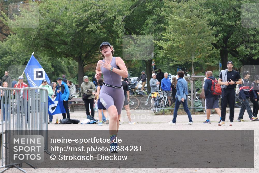 14.09.2025 - Stadtparktriathlon Strokosch-Dieckow http://msf.ph/oto/8884281 14.09.2025 10:28:32 Ziel 445, 467 meine-sportfotos.de