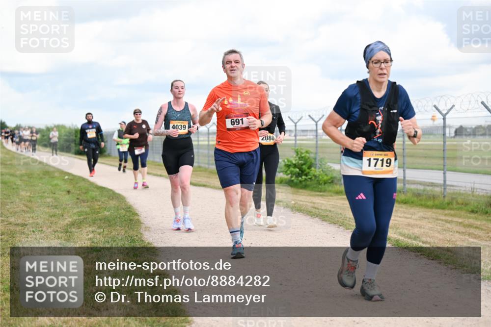 14.09.2025 - Airport Race Dr. Thomas Lammeyer http://msf.ph/oto/8884282 14.09.2025 12:38:49 Laufen 4039, 691, 2080, 1719 meine-sportfotos.de