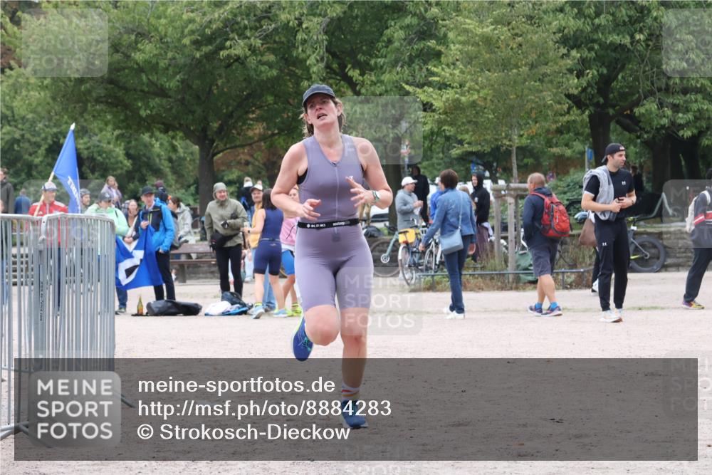 14.09.2025 - Stadtparktriathlon Strokosch-Dieckow http://msf.ph/oto/8884283 14.09.2025 10:28:33 Ziel 445, 467 meine-sportfotos.de