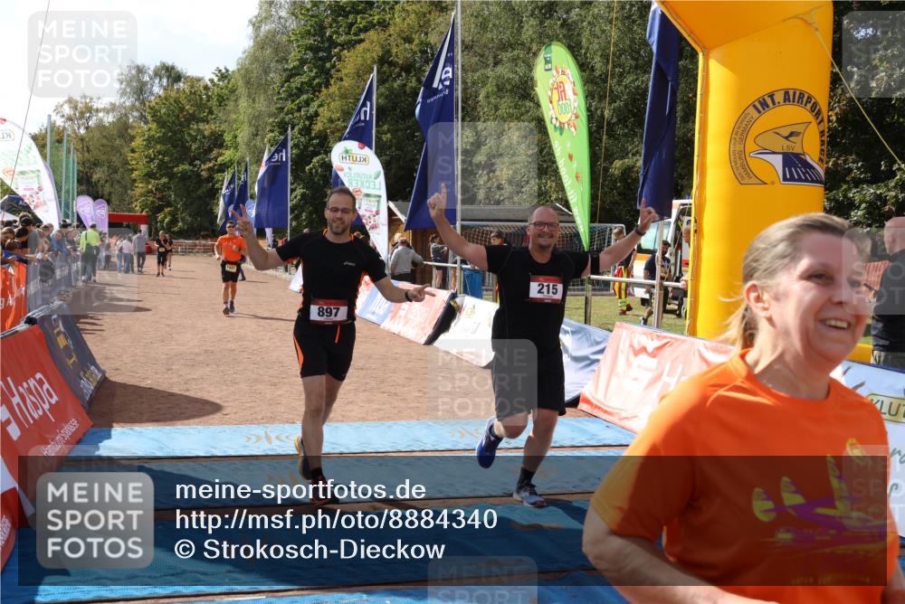 14.09.2025 - Airport Race Strokosch-Dieckow http://msf.ph/oto/8884340 14.09.2025 12:47:57 Ziel 215, 897, 1292, 1441, 1959, 1982 meine-sportfotos.de