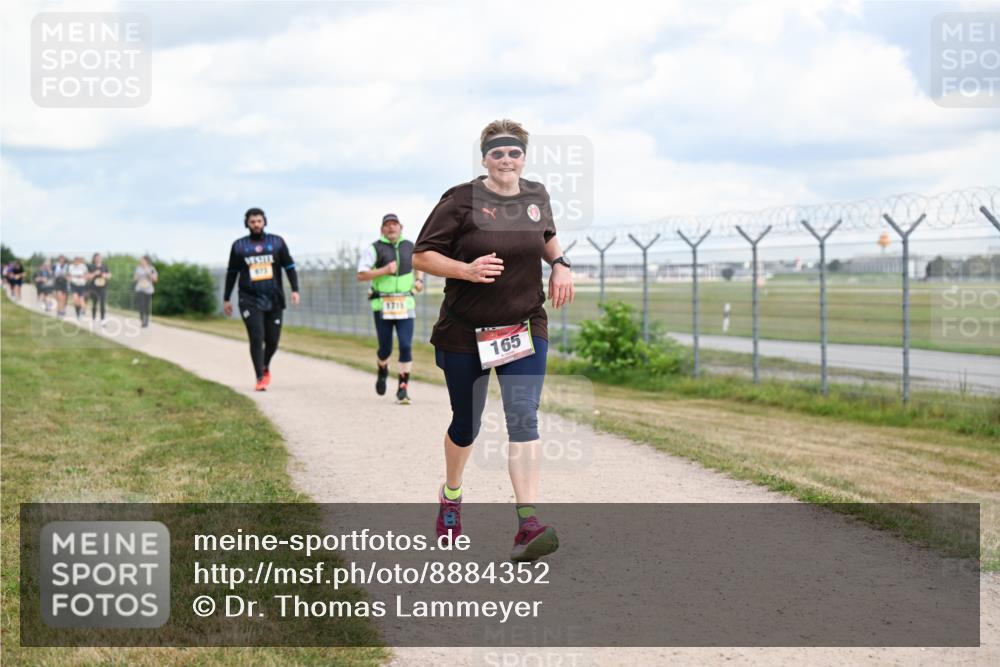 14.09.2025 - Airport Race Dr. Thomas Lammeyer http://msf.ph/oto/8884352 14.09.2025 12:38:54 Laufen 171, 165 meine-sportfotos.de