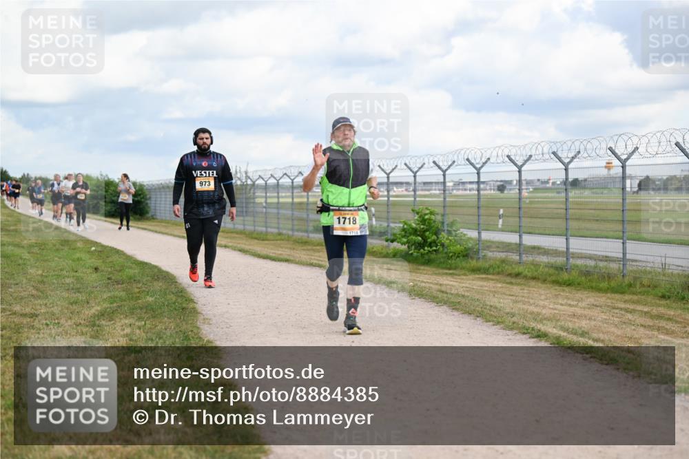14.09.2025 - Airport Race Dr. Thomas Lammeyer http://msf.ph/oto/8884385 14.09.2025 12:38:57 Laufen 61, 973, 1718, 1718 meine-sportfotos.de